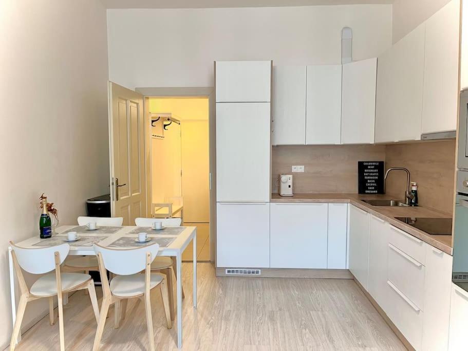 Leger Residence Apartment ปราก ภายนอก รูปภาพ